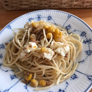 コーン とクリチのはごろも煮パスタ